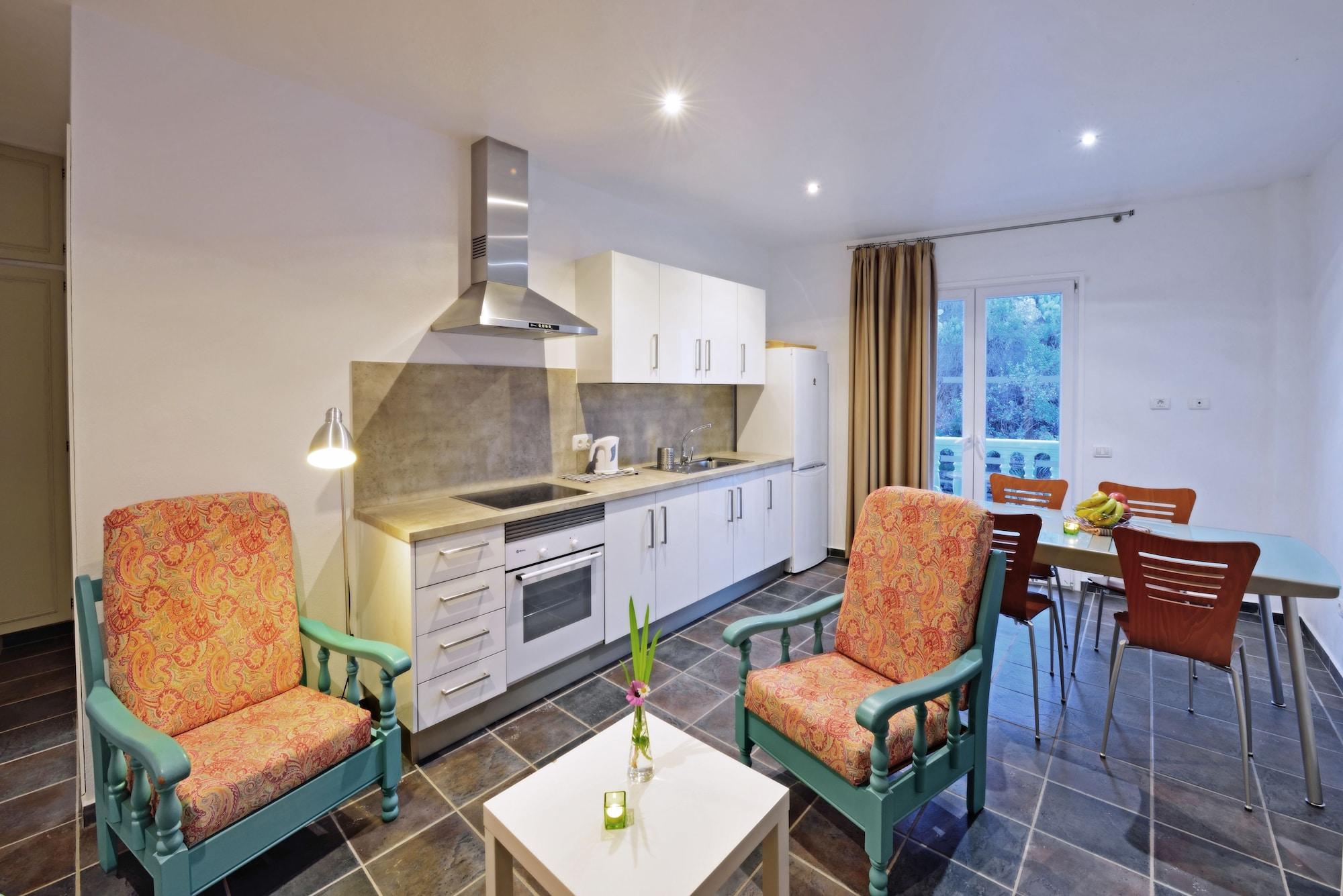לוס יאנוס דה אריאדנה Apartamentos Adjovimar מראה חיצוני תמונה