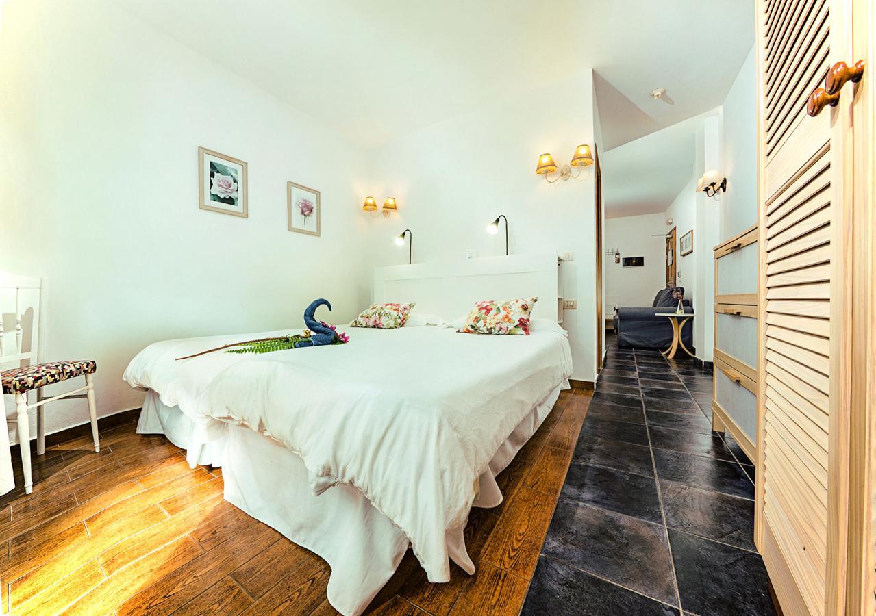 לוס יאנוס דה אריאדנה Apartamentos Adjovimar מראה חיצוני תמונה