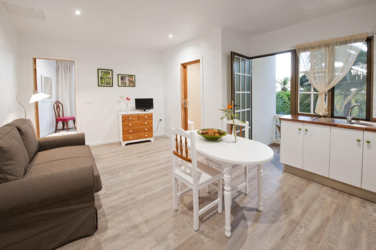 לוס יאנוס דה אריאדנה Apartamentos Adjovimar מראה חיצוני תמונה